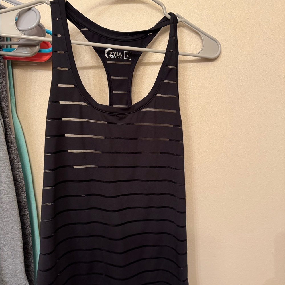 Zyia Black Striped Women's Tank Top